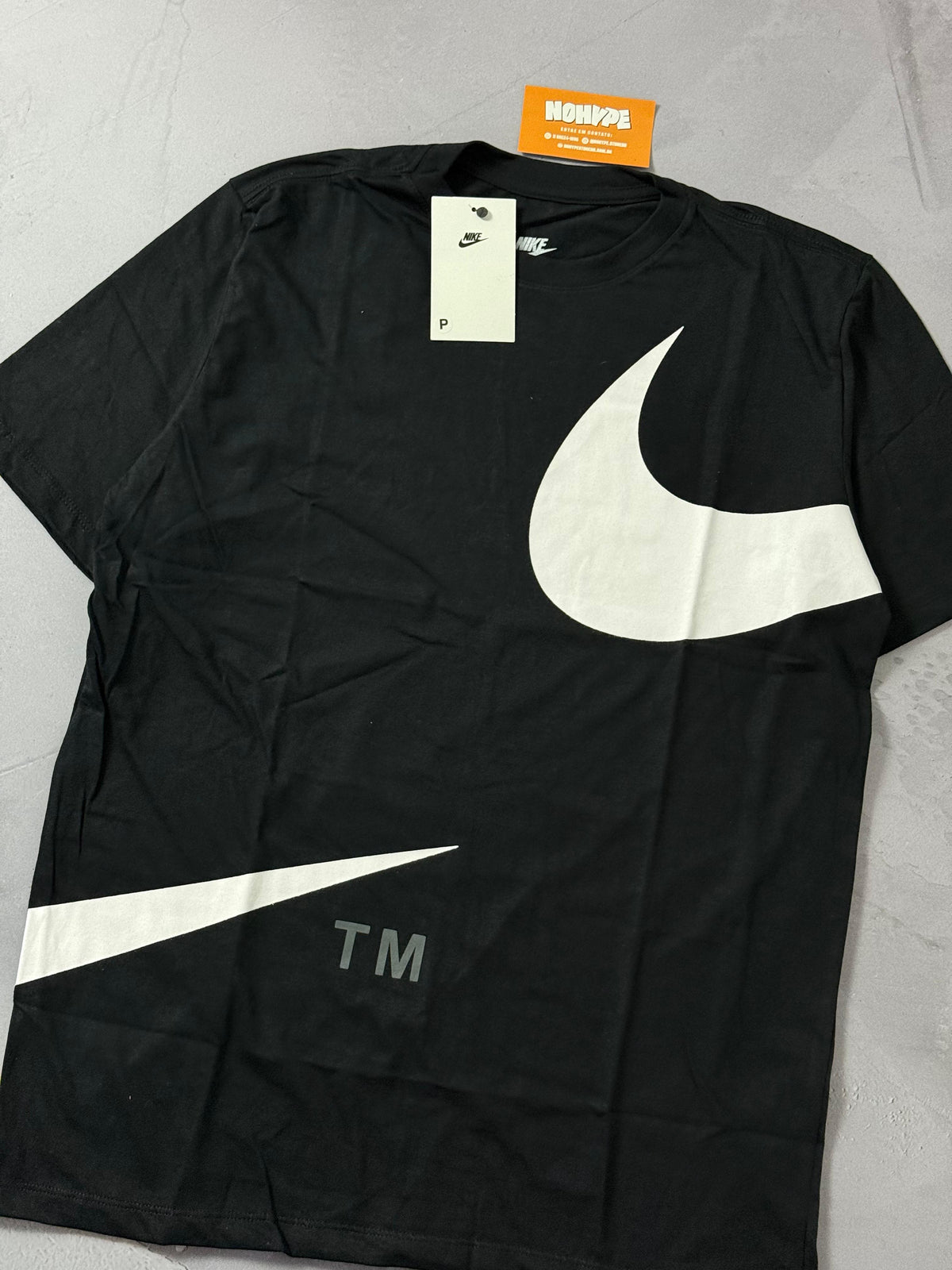 Camiseta Nike Big Swoosh TM - Preto