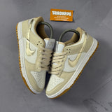 Tênis Nike Dunk - Dourado