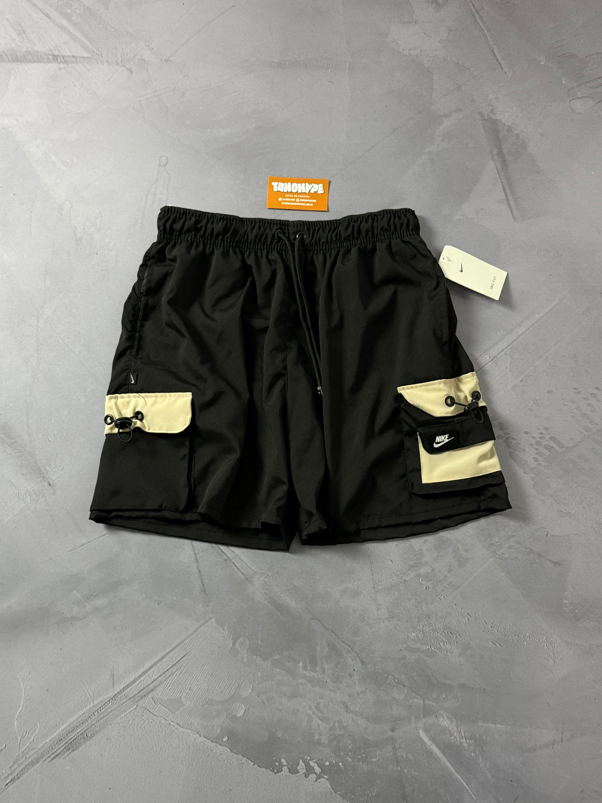 Shorts Tactel Cargo Nike - Preto e Bege