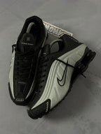 Tênis Nike Shox R4 - Cinza/Preto
