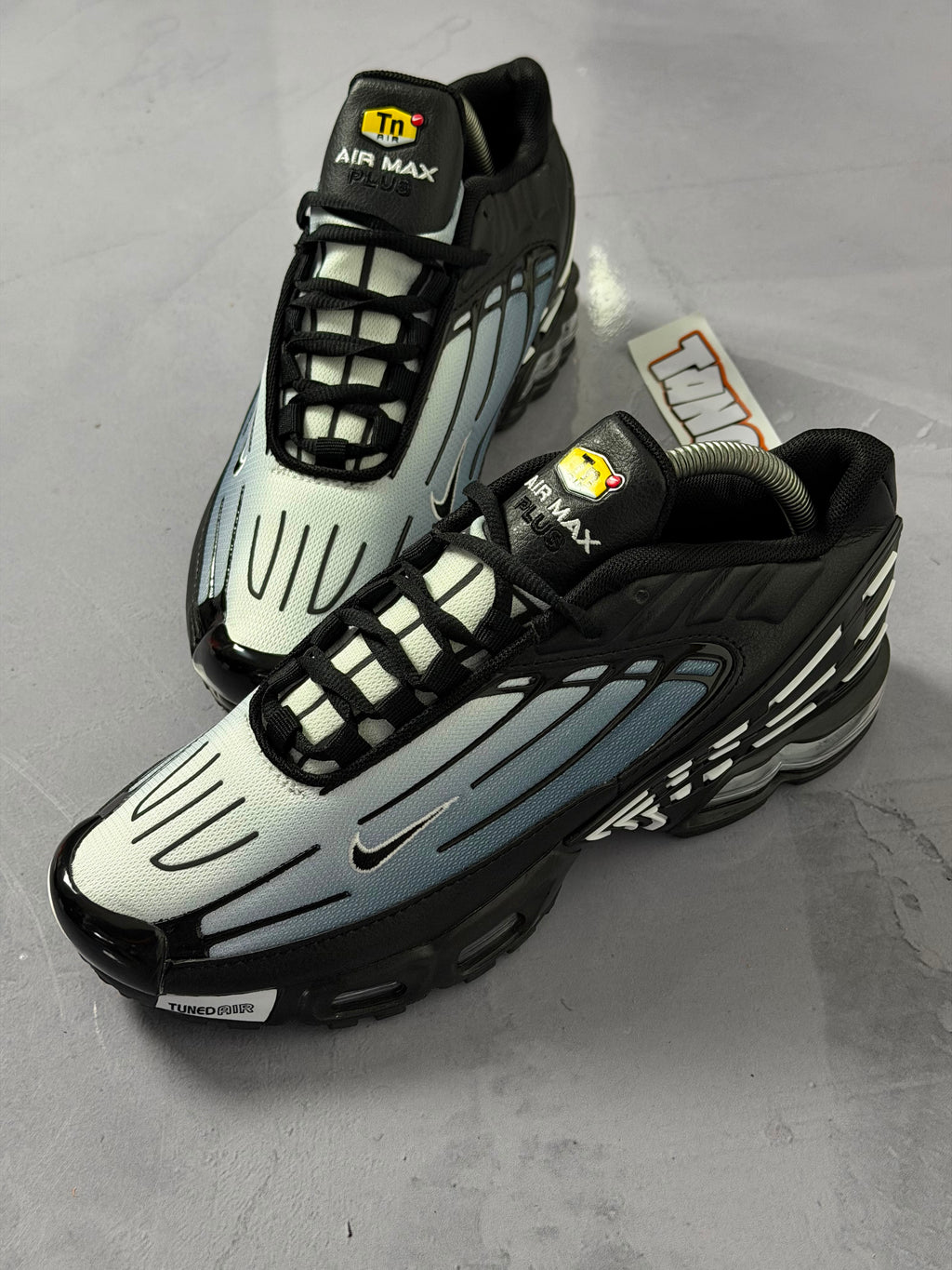 Tênis Nike Air Max Plus TN 3 - Black White