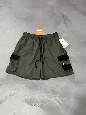 Shorts Tactel Nike Cargo - Cinza Chumbo