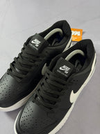 Tênis Nike Dunk Sb Low - Preto/Branco