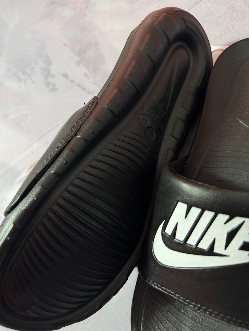 Chinelo Slide Nike Victori - Preto