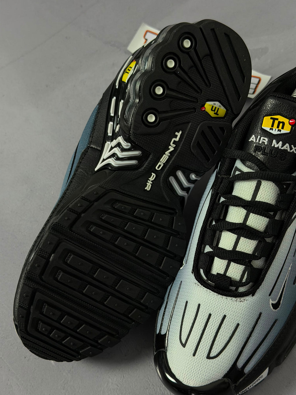 Tênis Nike Air Max Plus TN 3 - Black White