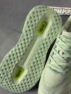 Tênis Nike Vomero - Barely Volt