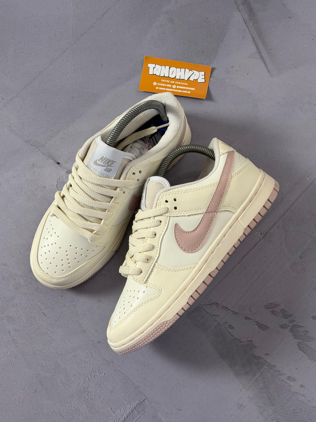 Tênis Nike Dunk - OffWhite e Rosa