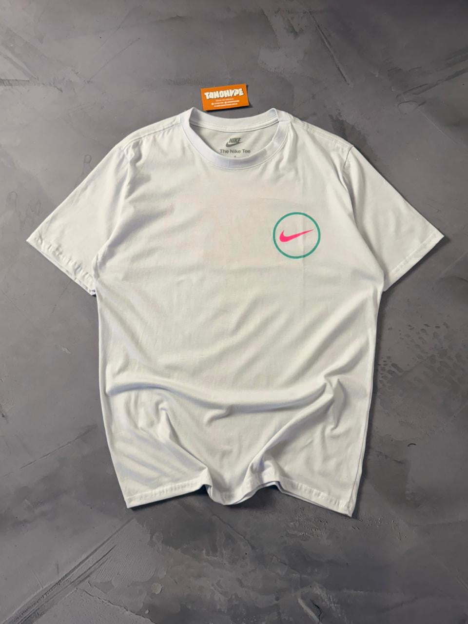Camiseta Nike Circle - Branca