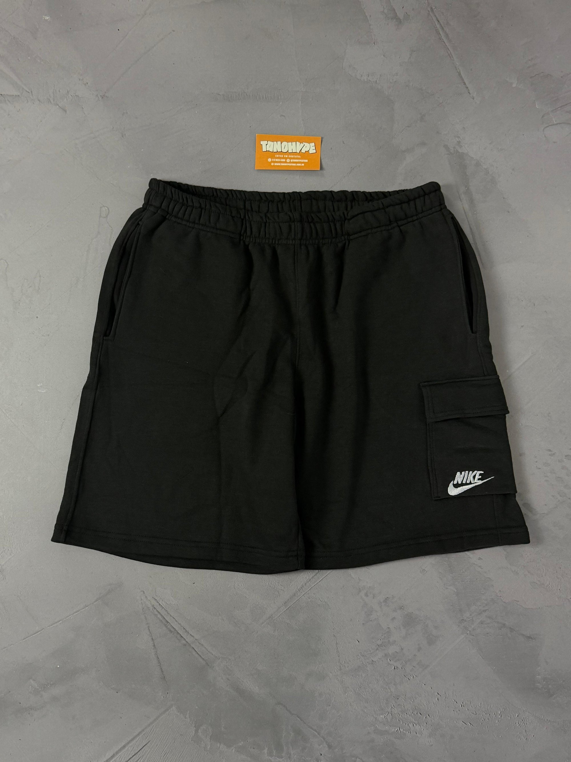 Shorts Moletom Cargo Nike Club - Preto