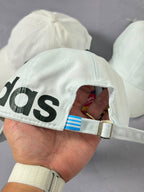 Boné Adidas Letreiro - Branco
