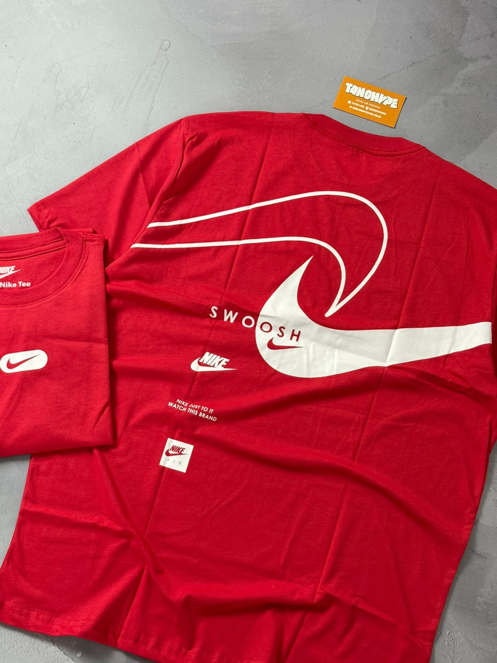 Camiseta Nike Swoosh Reverse - Vermelha