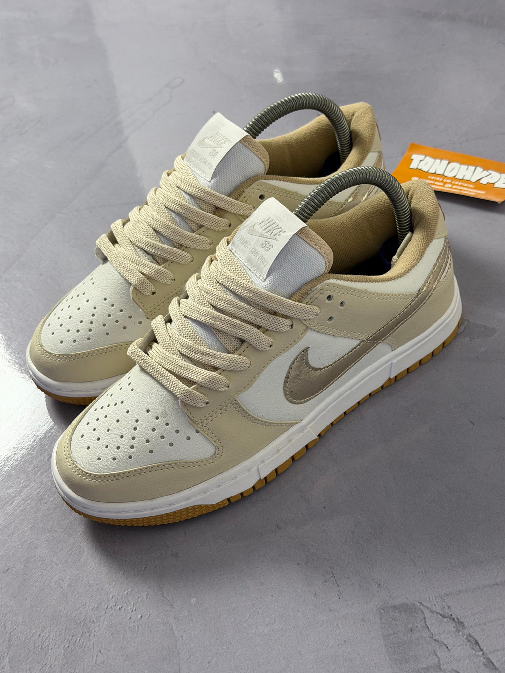 Tênis Nike Dunk - Dourado