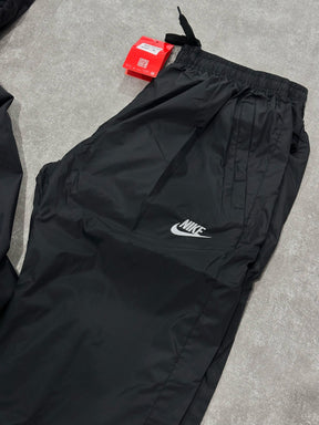 Conjunto Nike - Calça + Corta Vento Preto/Branco
