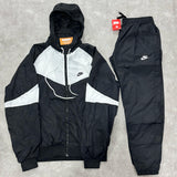 Conjunto Nike - Calça + Corta Vento Preto/Branco
