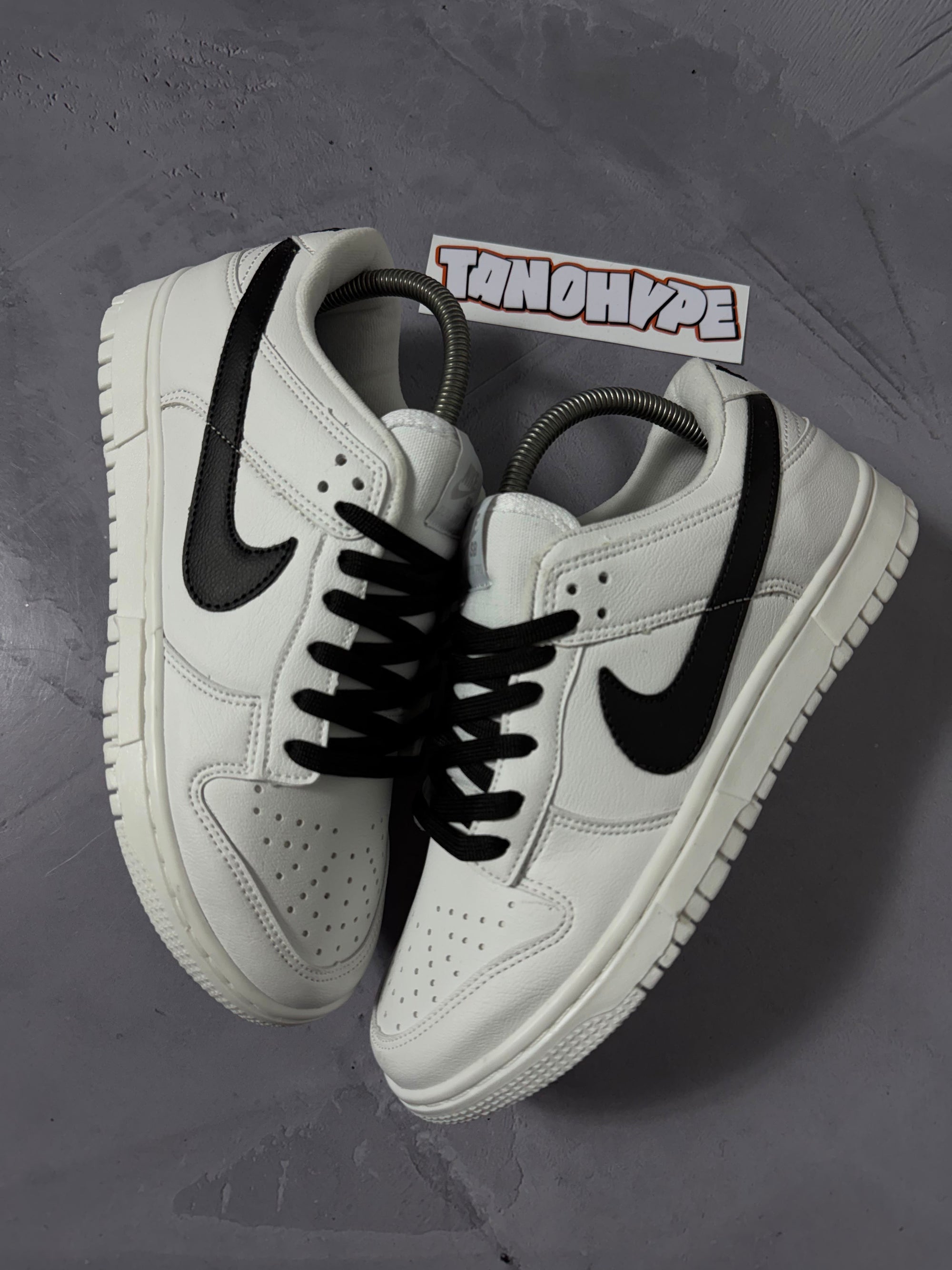 Tênis Nike Dunk Sb Low - Branco/Preto
