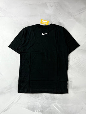 Camiseta Nike Big Swoosh - Preto