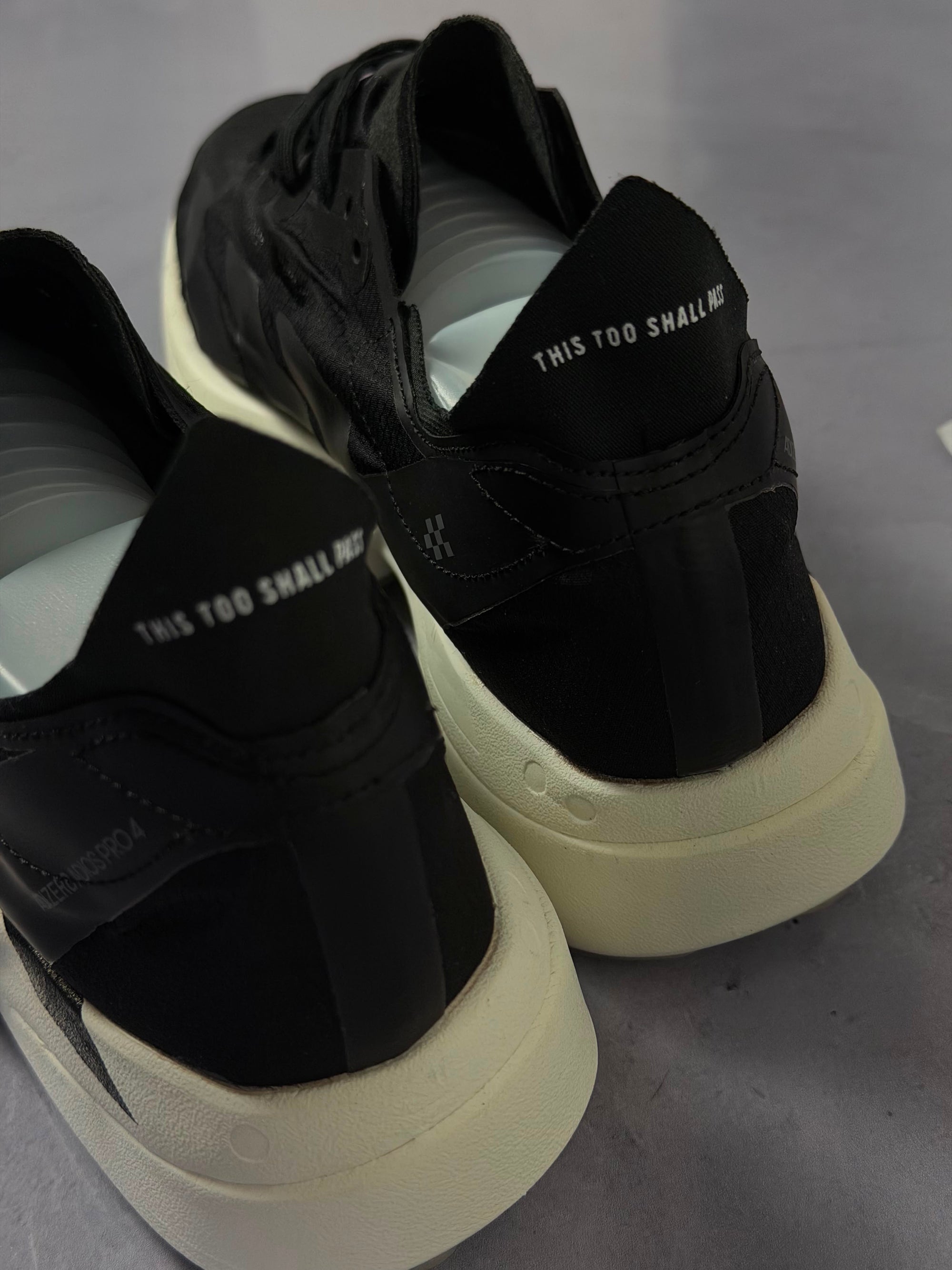 Tênis Adidas Adizero Adios Pro 4 - Black White