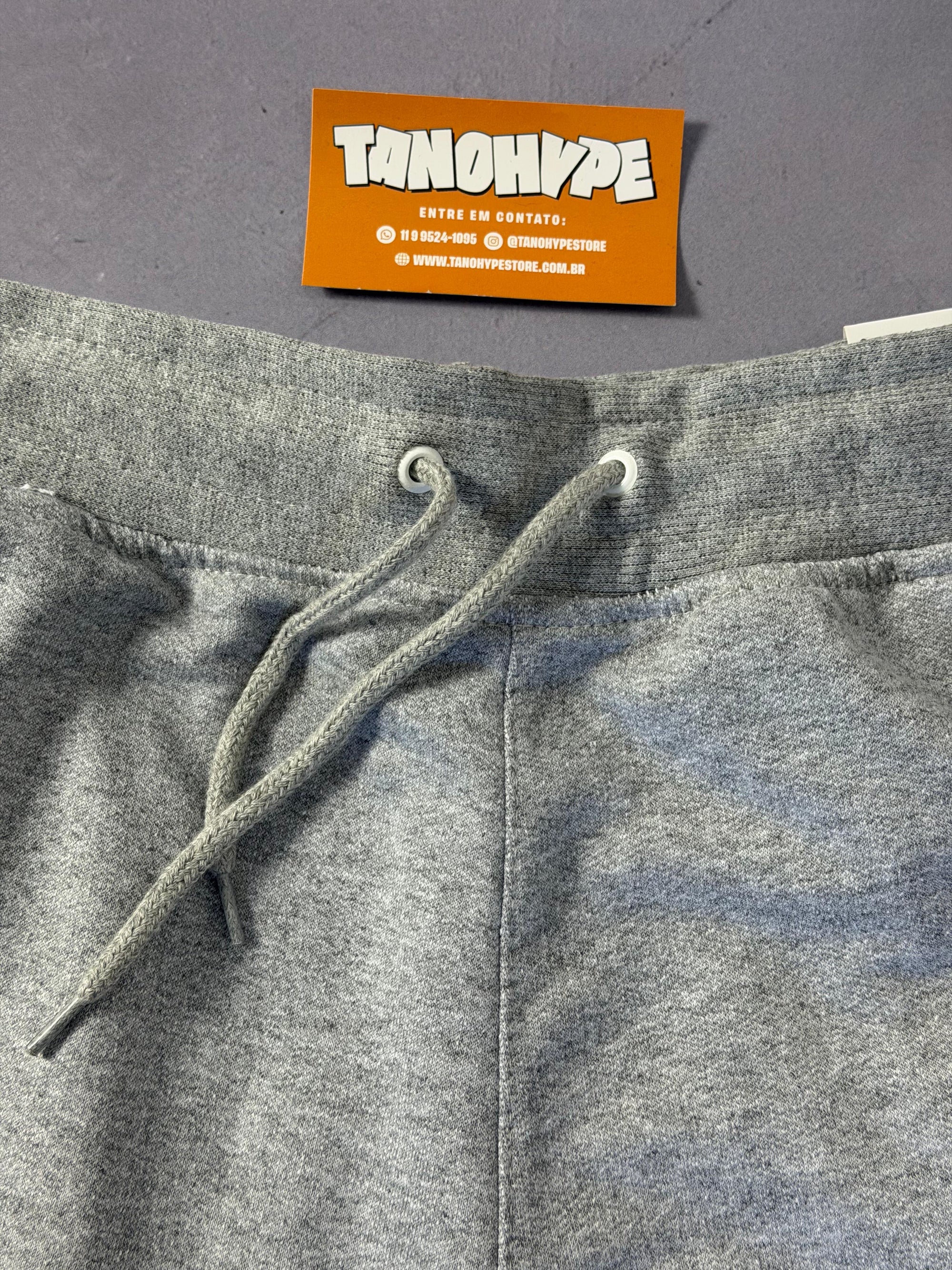 Shorts Moletom Nike Icon - Cinza