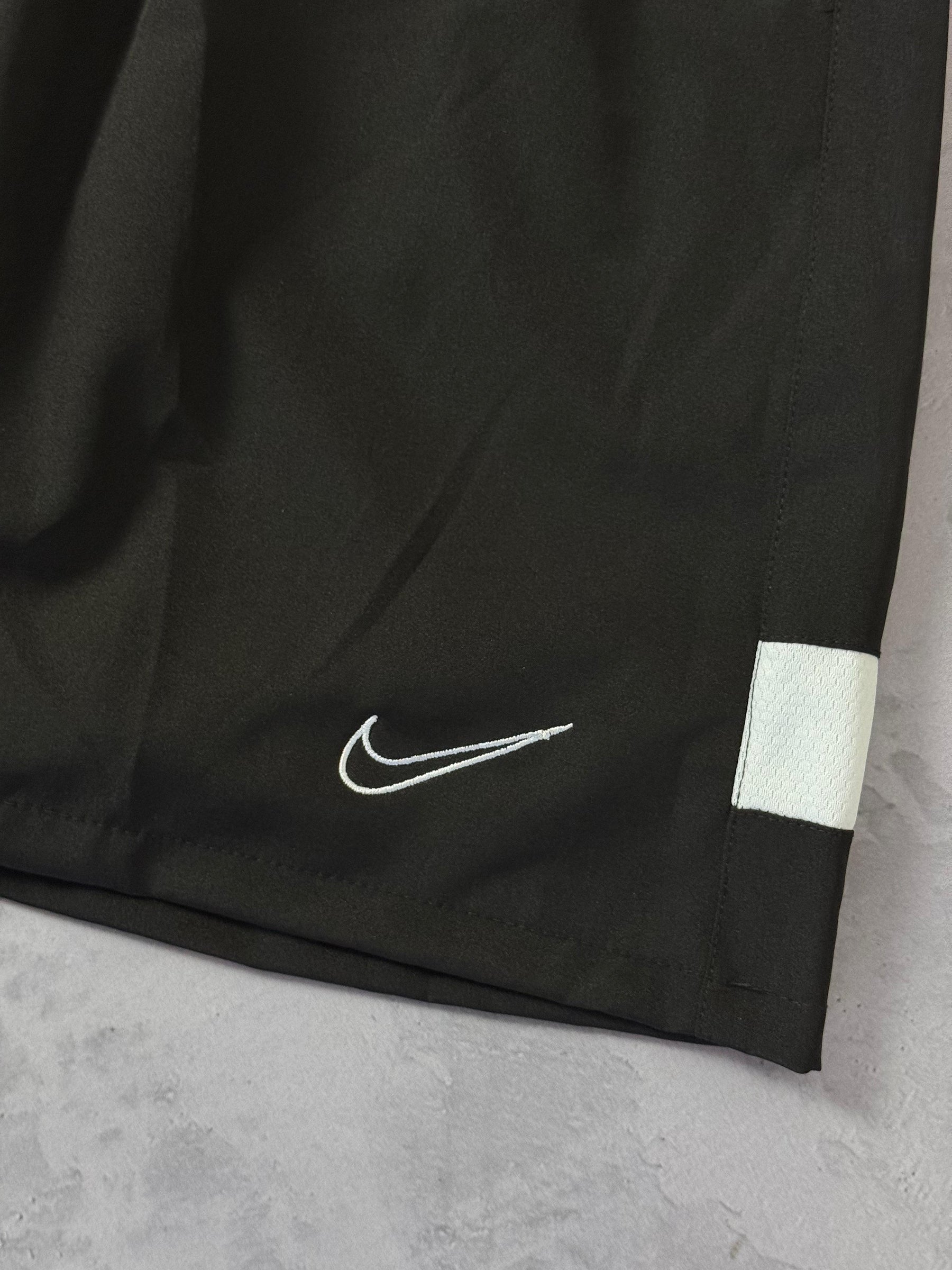 Shorts Tactel Nike Academy - Preto