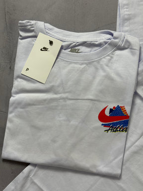 Camiseta Nike Athletics - Branca