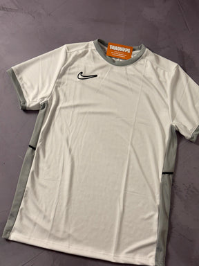 Camiseta Nike Dri Fit Academy 25 - Branca/Cinza