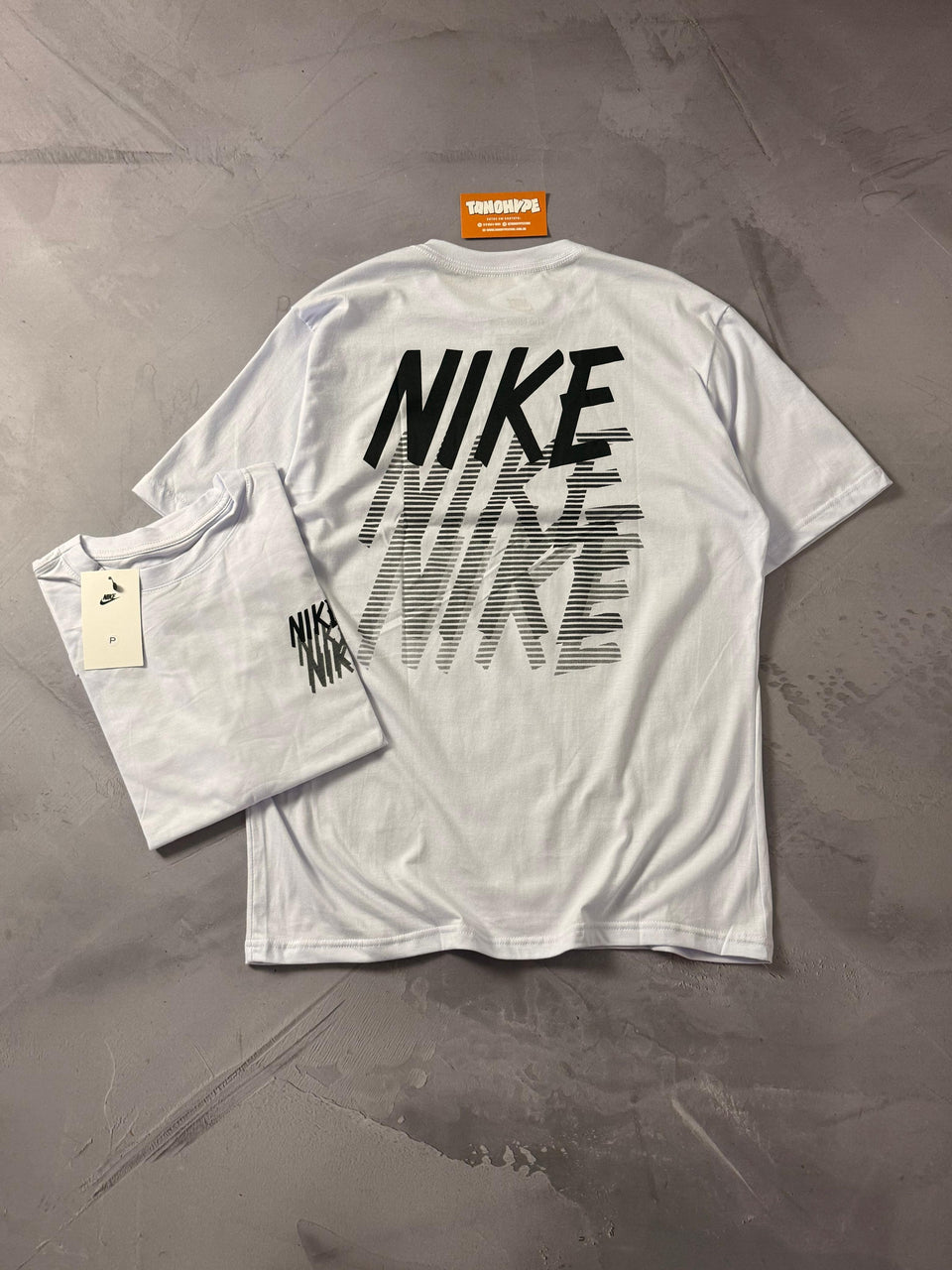 Camiseta Nike Repeat Fade - Branca