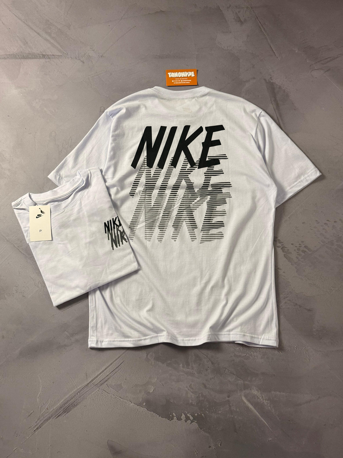 Camiseta Nike Repeat Fade - Branca