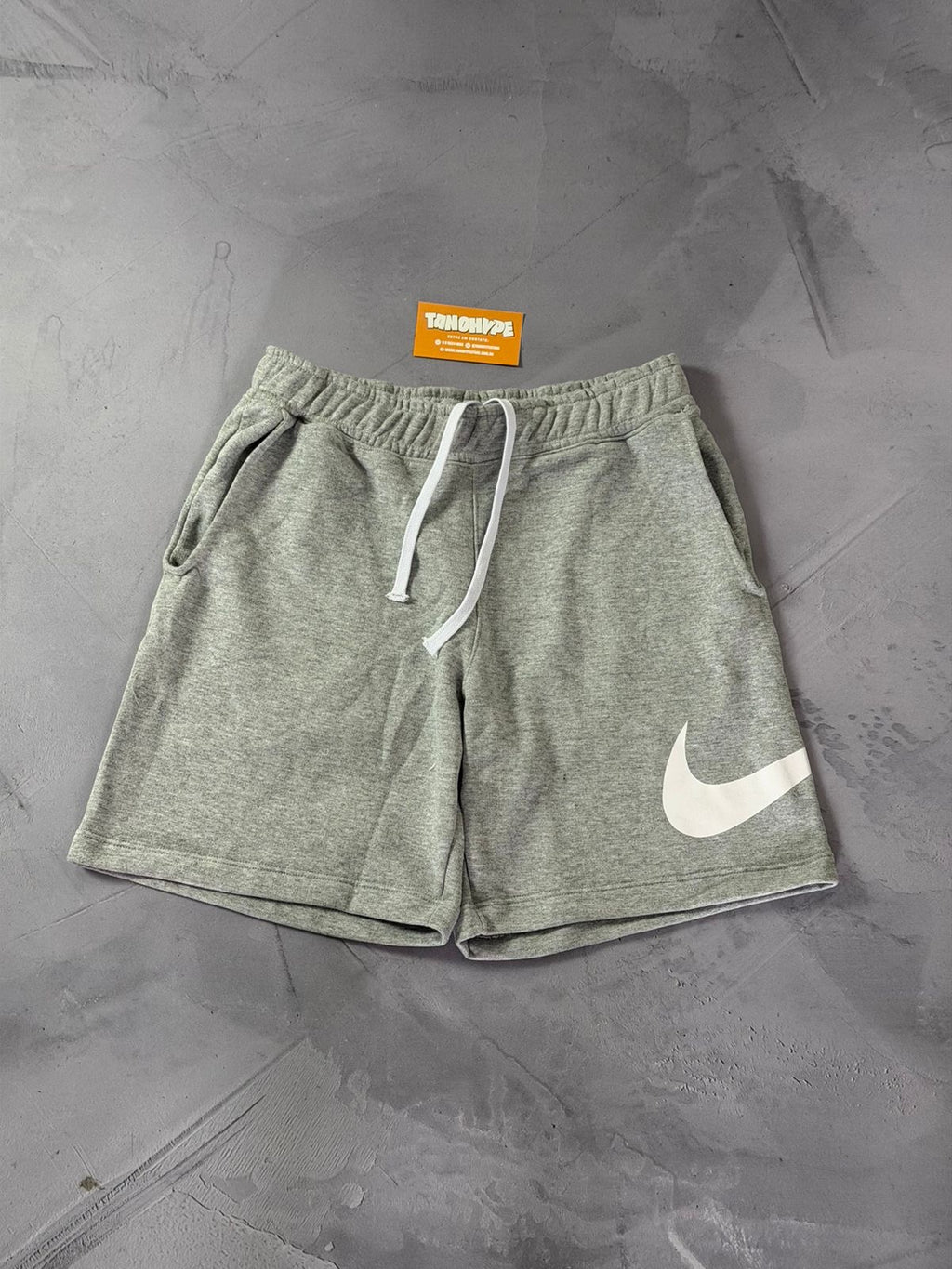 Shorts Moletom Nike Big Swoosh - Cinza