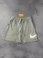 Shorts Moletom Nike Big Swoosh - Cinza