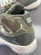 Tênis Nike Air Jordan 11 - Grey