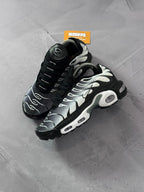 Tênis Nike Air Max Plus TN - Metalic
