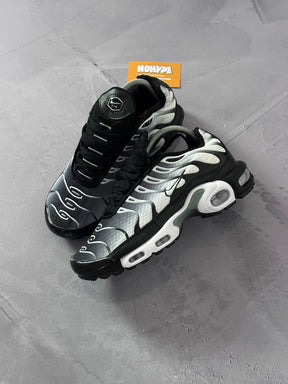 Tênis Nike Air Max Plus TN - Metalic