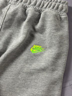 Shorts Moletom Nike Multi Swoosh - Cinza