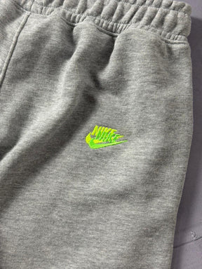 Shorts Moletom Nike Multi Swoosh - Cinza