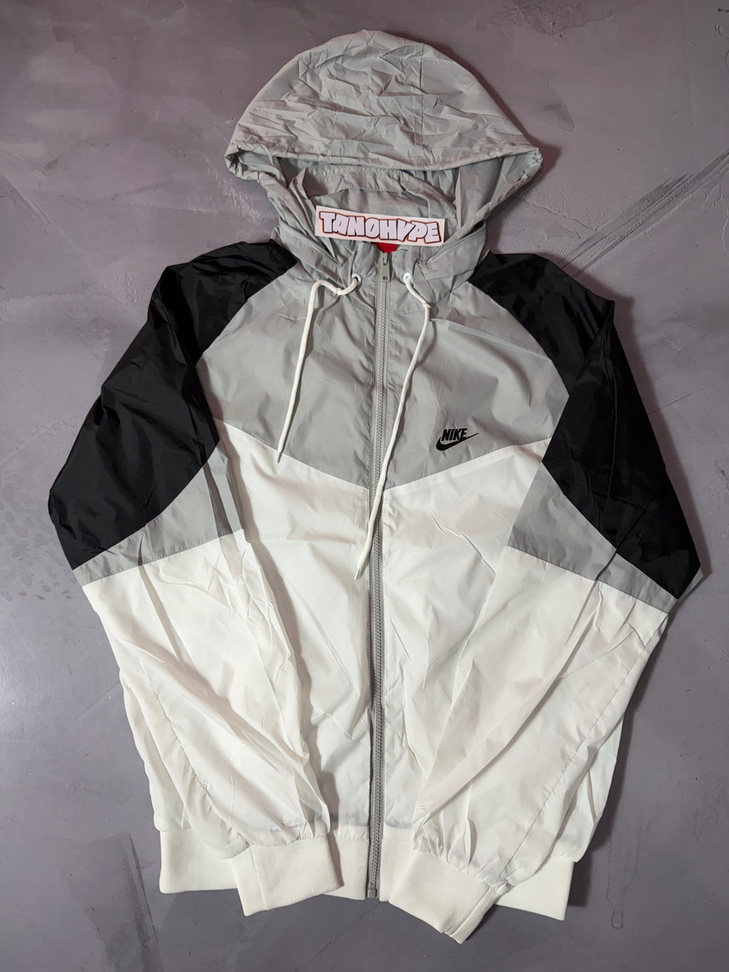 Corta Vento Nike Windrunner - Preto e Cinza