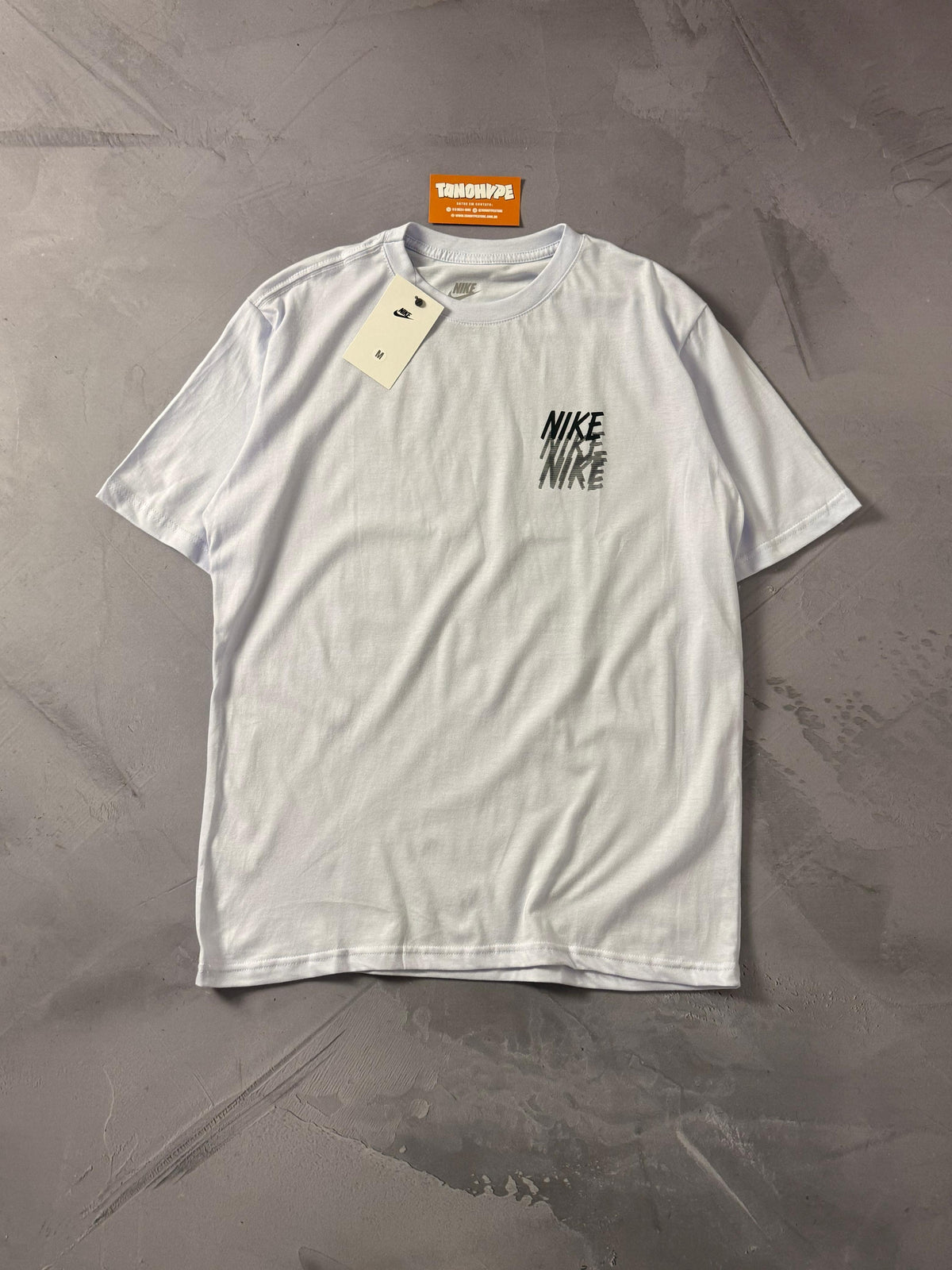 Camiseta Nike Repeat Fade - Branca