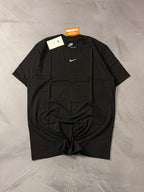 Camiseta Nike Essentials - Preto