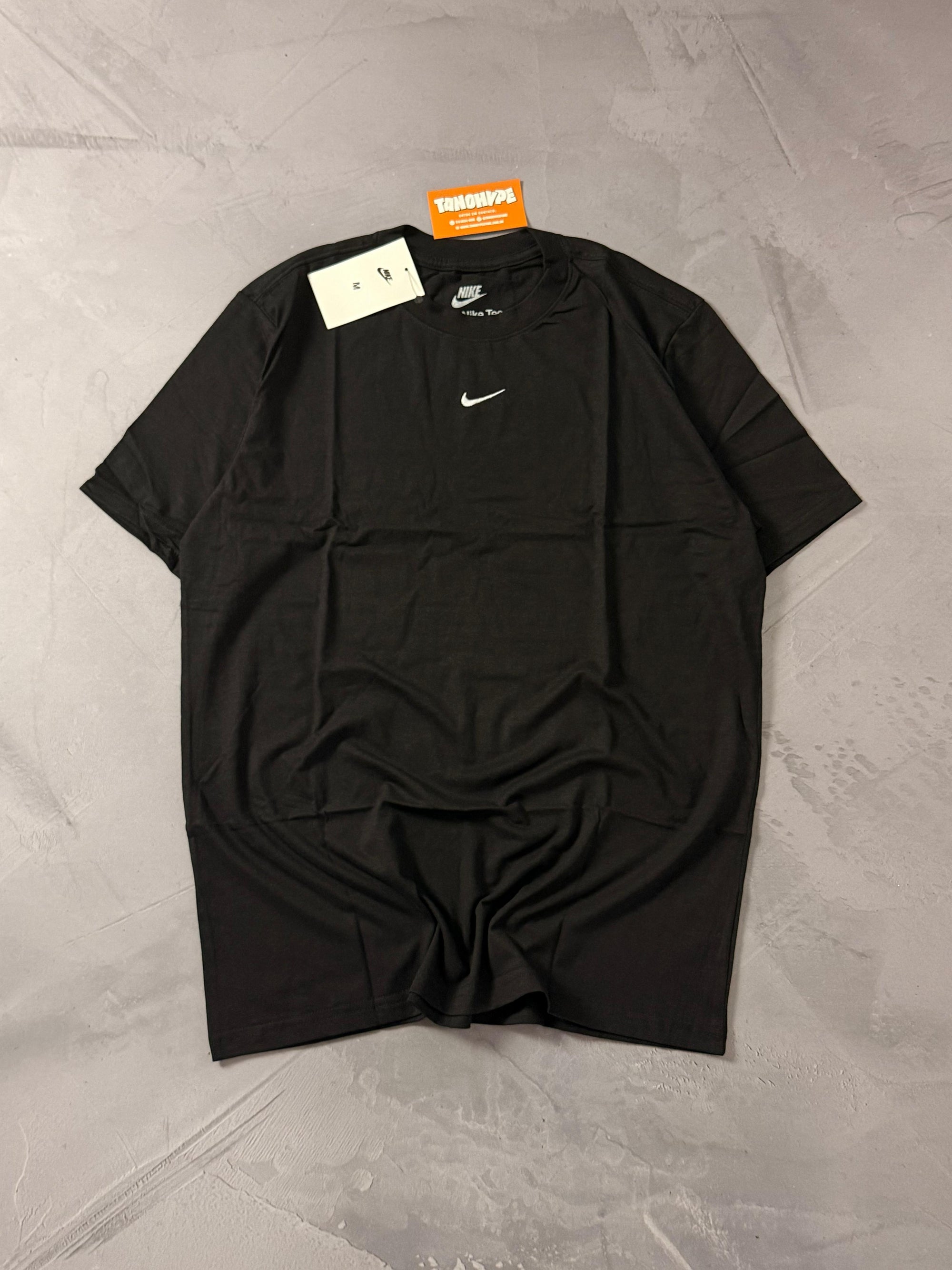Camiseta Nike Essentials - Preto