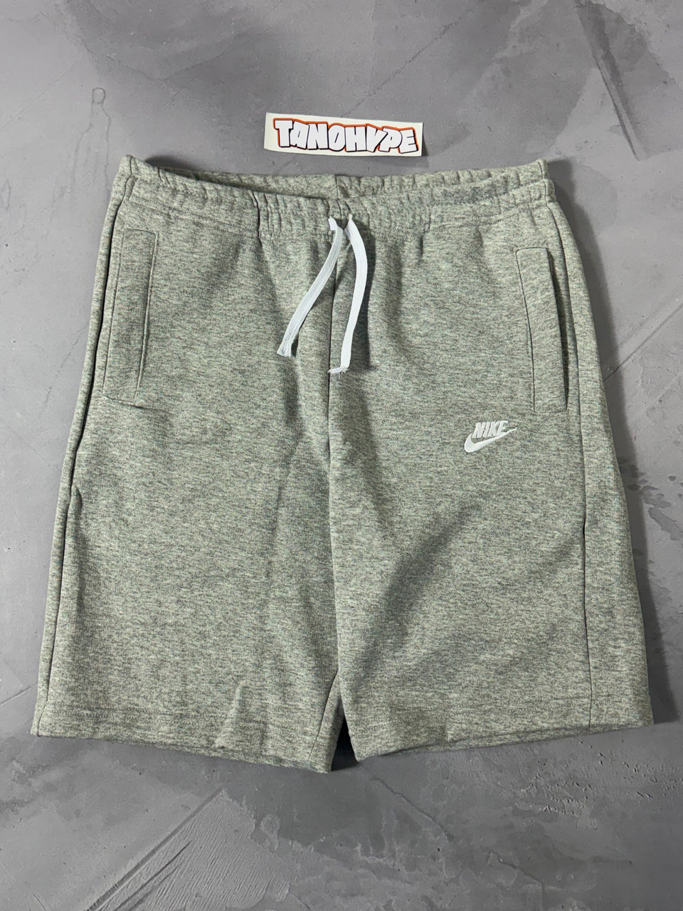 Shorts Moletom Nike Club - Cinza