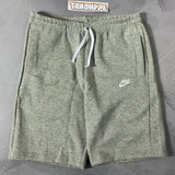 Shorts Moletom Nike Club - Cinza
