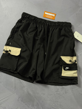 Shorts Tactel Cargo Nike - Preto e Bege