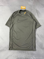 Camiseta Nike Dri Fit Swoosh Vazado - Cinza