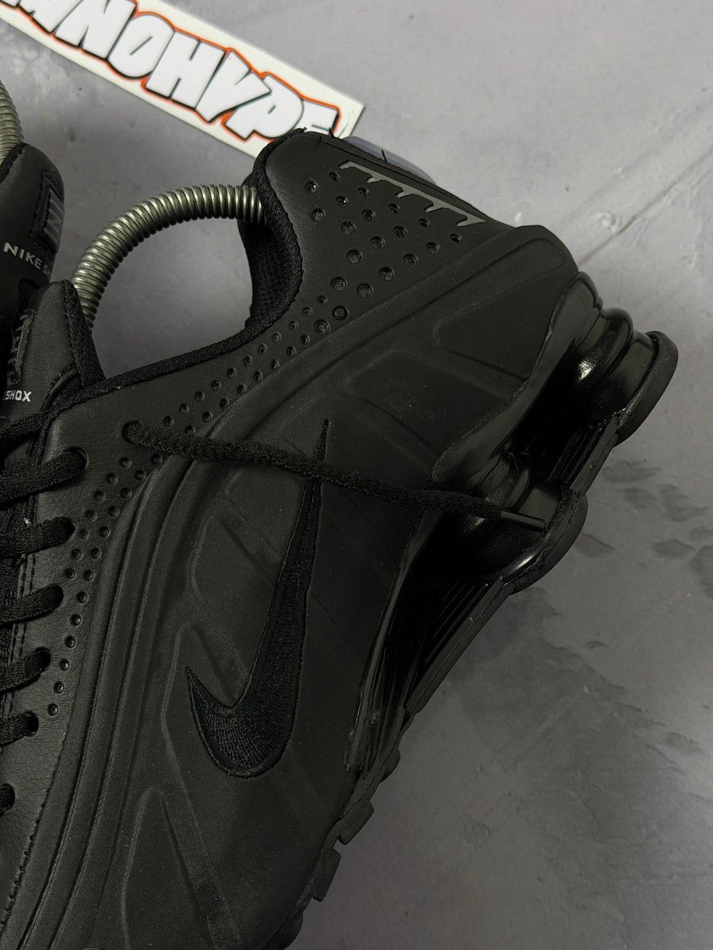 Tênis Nike Shox R4 - Preto