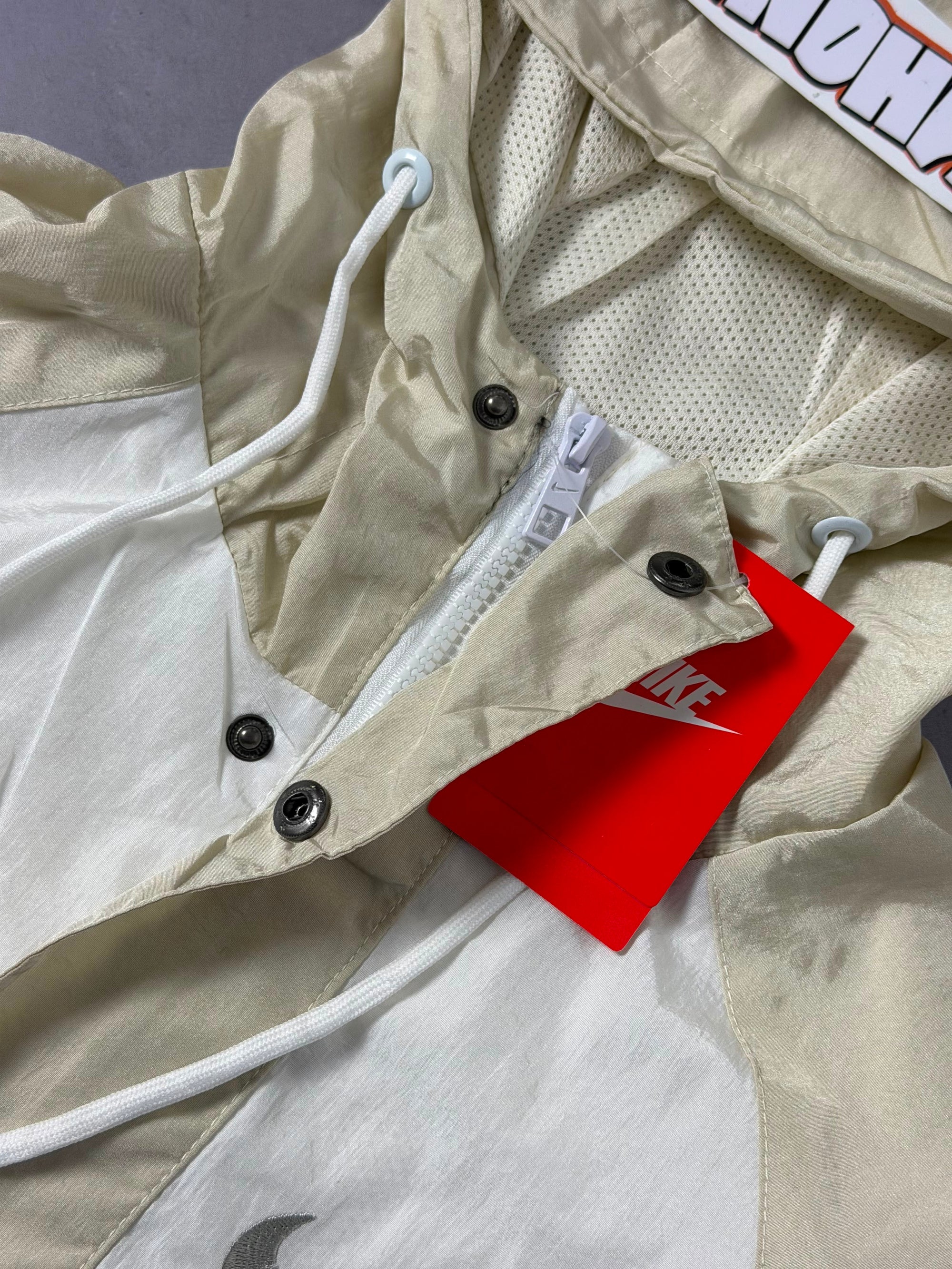 Corta Vento Nike Double Swoosh - Creme