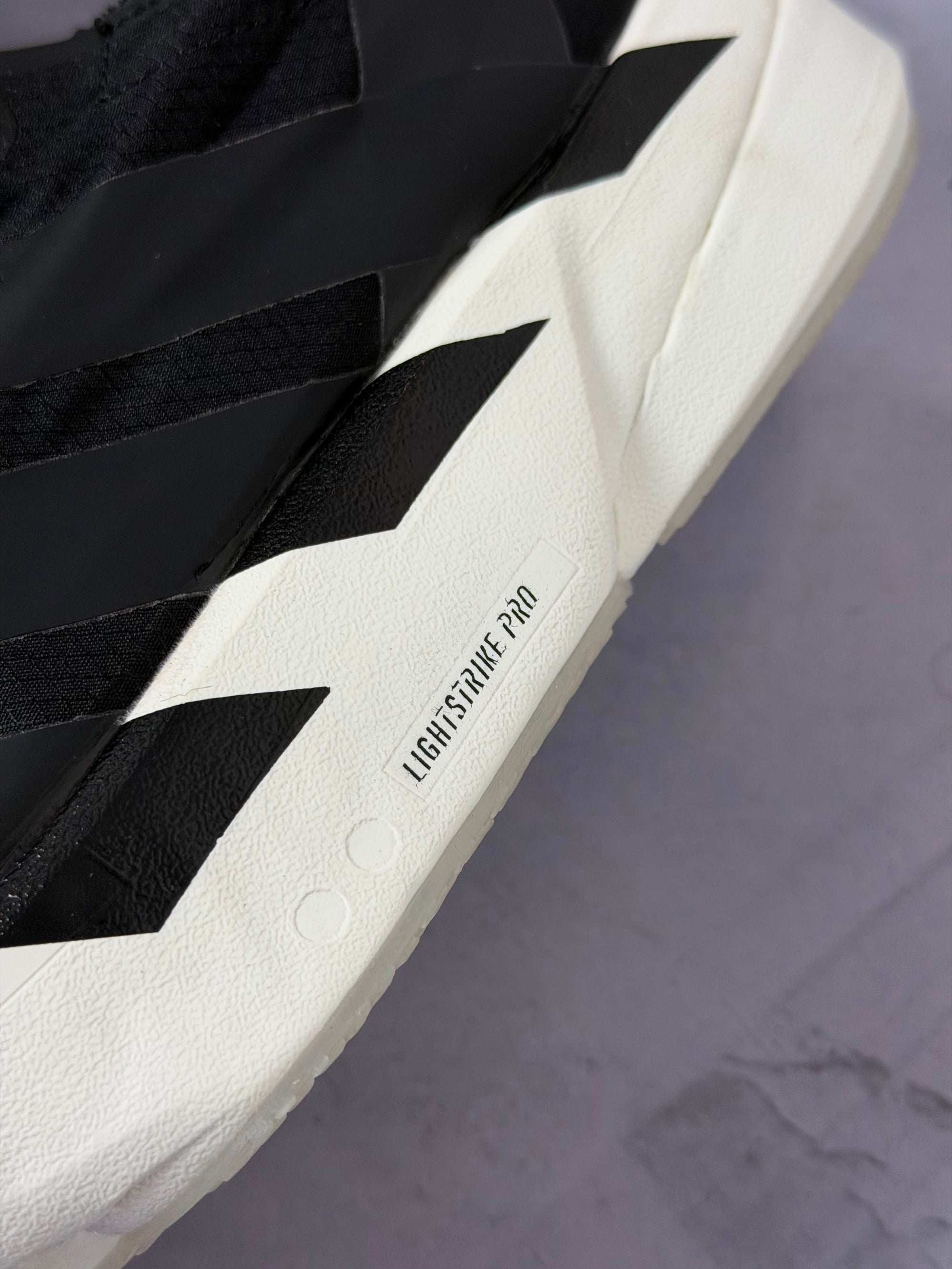 Tênis Adidas Adizero Adios Pro 4 - Black White