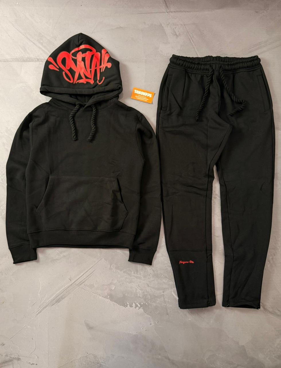 Conjunto Syna World - Preto e Vermelho