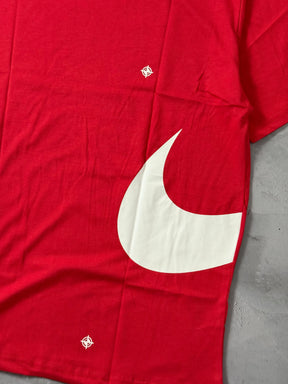 Camiseta Nike Sportswear Swoosh Club - Vermelha