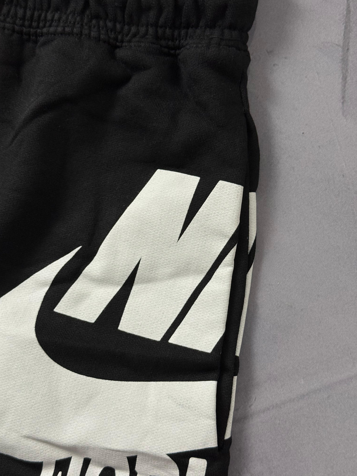 Shorts Moletom Nike World Tour - Preto