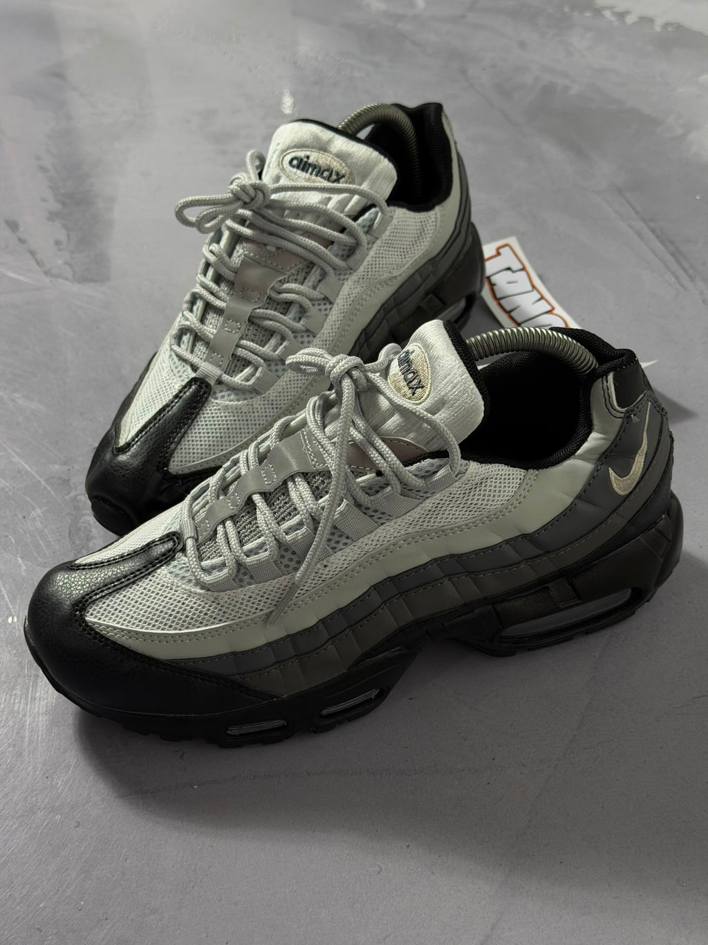Tênis Nike Air Max 95 - Cinza