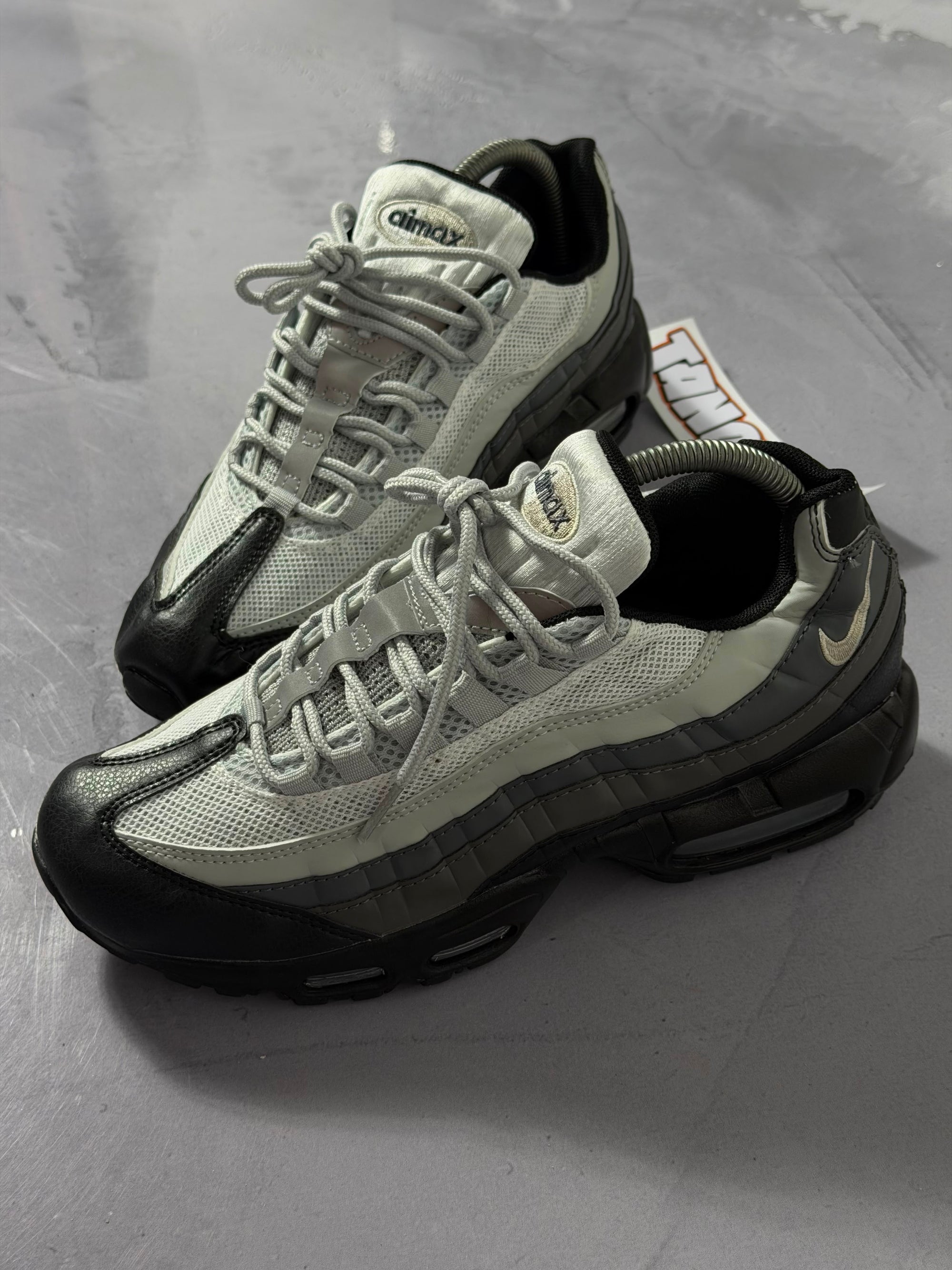 Tênis Nike Air Max 95 - Cinza